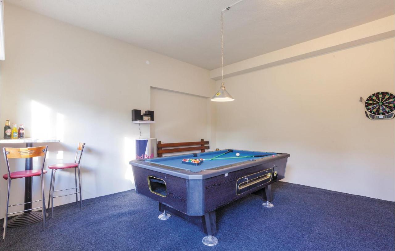 Lovely Apartment In Kastel Stafilic With Jacuzzi Каштела Экстерьер фото