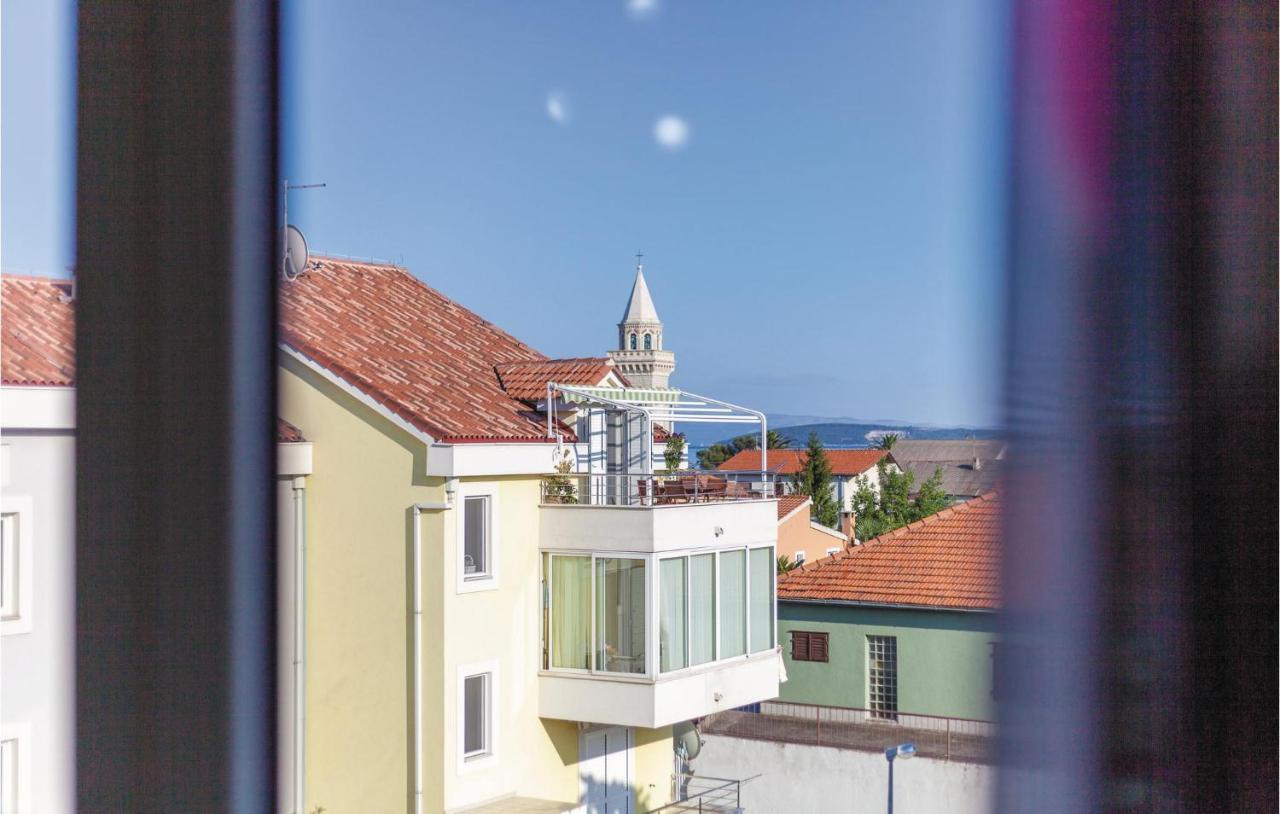 Lovely Apartment In Kastel Stafilic With Jacuzzi Каштела Экстерьер фото